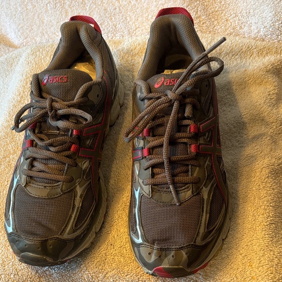 ASICS Women’s Charcoal and Crimson Athletic Shoes - Picture 7 of 16